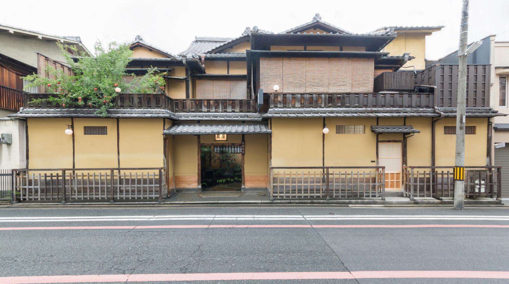 炭屋旅館厨房等改修工事