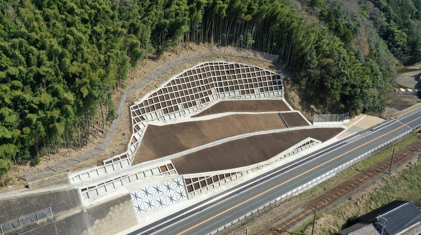 国道27号真倉地区法面災害対策工事